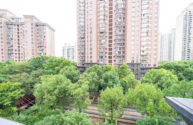 Tyms Elegant 4BR 2BA APT Riverside