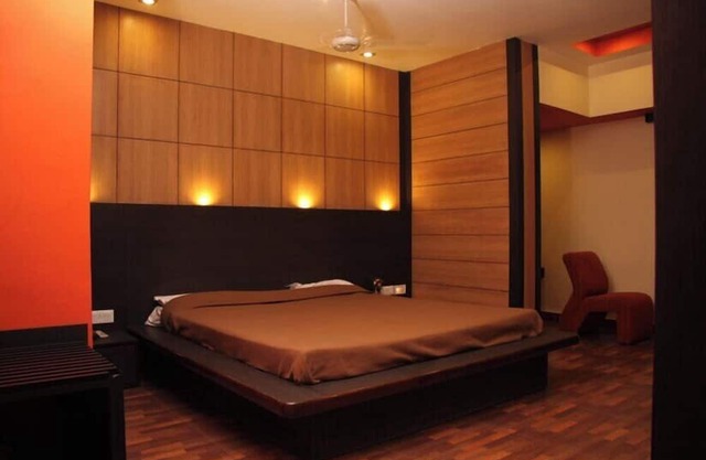 Hotel Trimoorti
