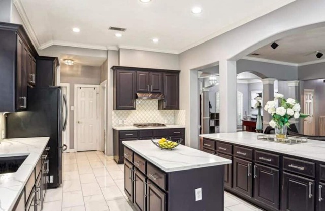 Spacious 4-bedroom house with AC, WiFi in peaceful Cypress