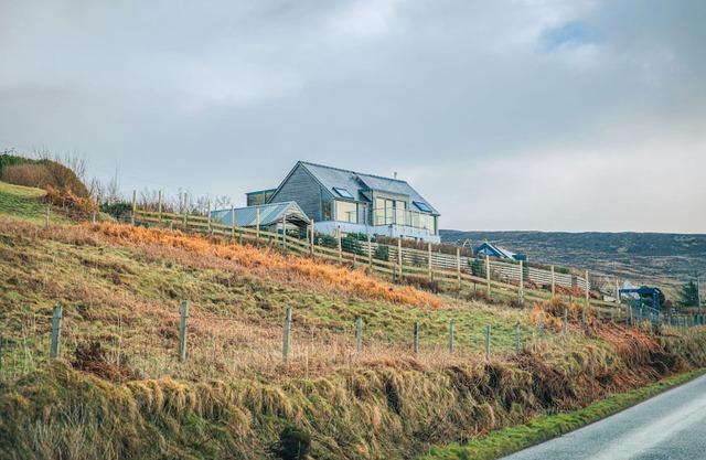 Taigh Glas 2 Bedroom House - Lochbay