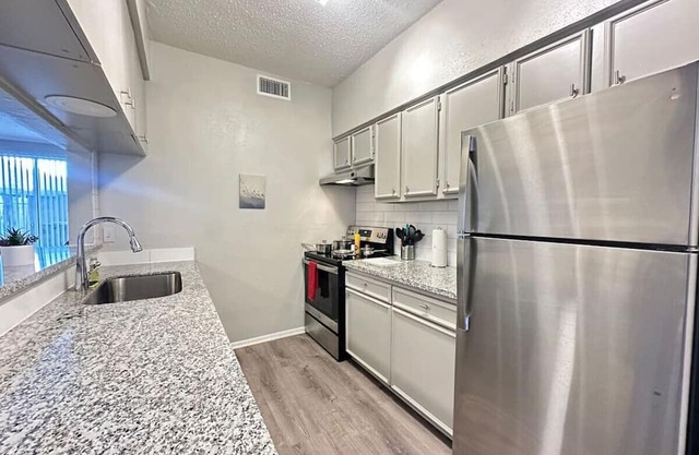 Relaxing Bay Area Stay Near Top Houston Attraction