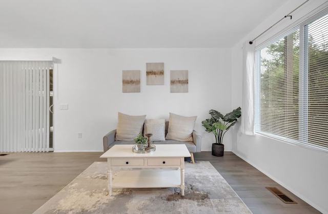 Central Bellevue Retreat With Sun Deck & Terrace