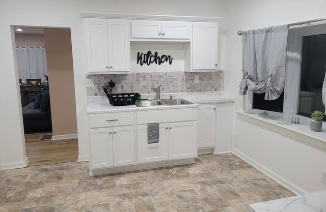 Quiet, Beachside Modern 2-bedroom with WiFi and AC in charming Rochester