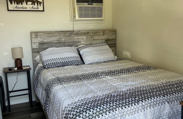 Rogue River Landing #33C