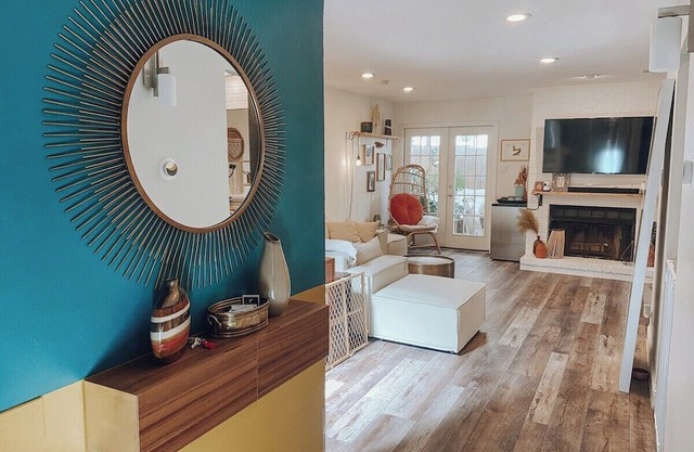 Your Uptown Condo: 2B/1.5Bath