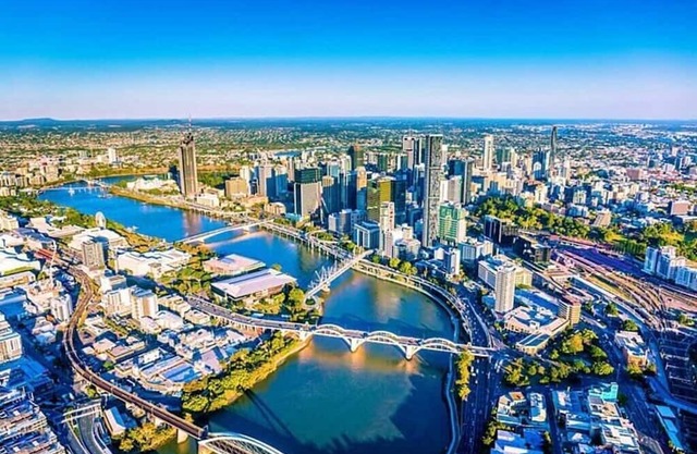 KozyGuru | East Brisbane | 3 Bedroom APT