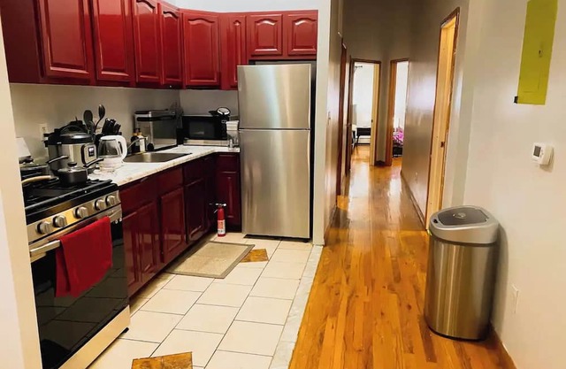 Cozy 2BR Haven w/ Walk-in Closet and Tranquil Vibe