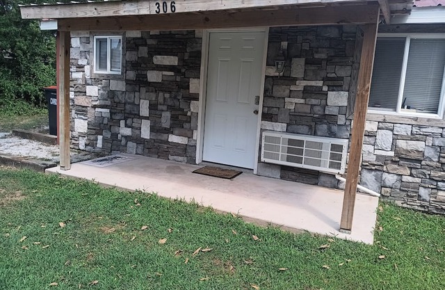 Charming 1-bedroom cottage with AC, WiFi in awesome Jasper