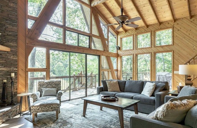Lakeview Hideaway Chalet