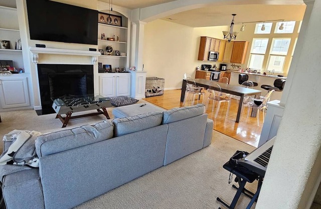 Cozy 2-bedroom condo with AC, WiFi in awesome Virginia Beach, VA.