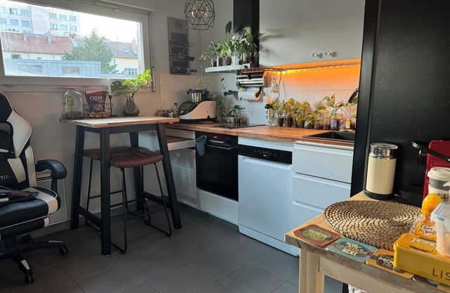 Entire apartment near Jean-Macé