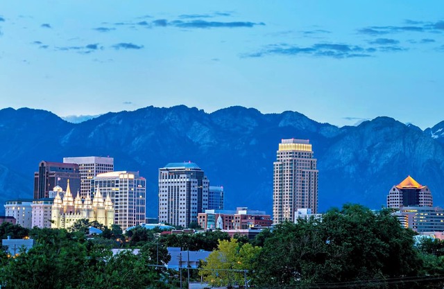 A beautiful 4-bdr/2.5-ba house located between downtown and the mountains.
