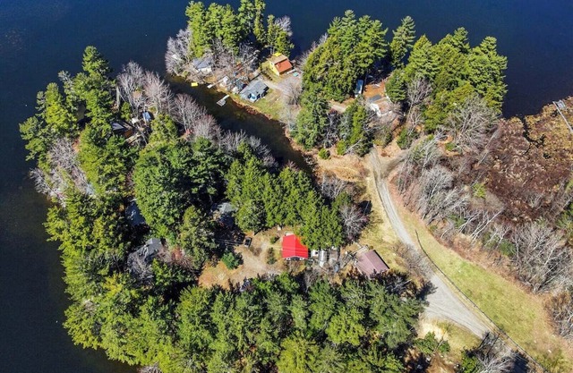 Lakefront home w/Dock & Fire Pit + Pet Friendly