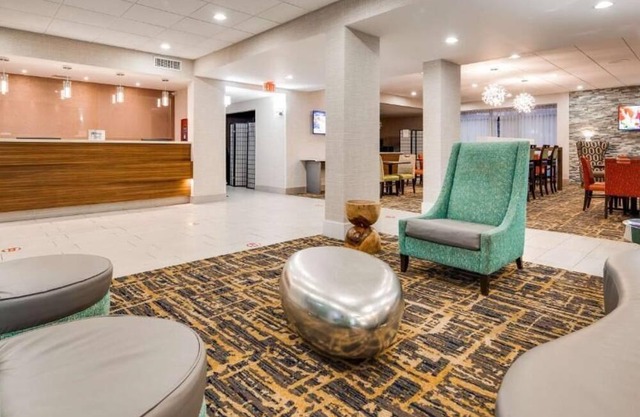 Relax from the trip in a Whirlpool! Suite Just off the I-69 w/ Free Breakfast