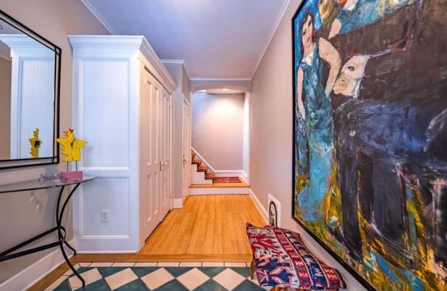 2k sqft 3 Bdrm Apt in Downtown Shelburne