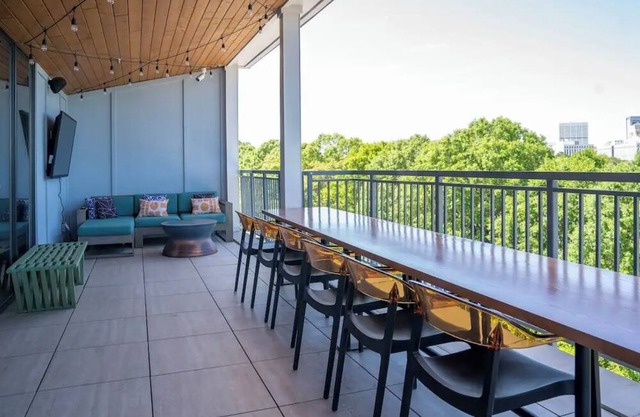 Modern Downtown ATL Apartment