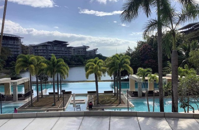 Welcome to our lovely 2 BD 2-Bath Condo 5mins walk from the beautiful beach