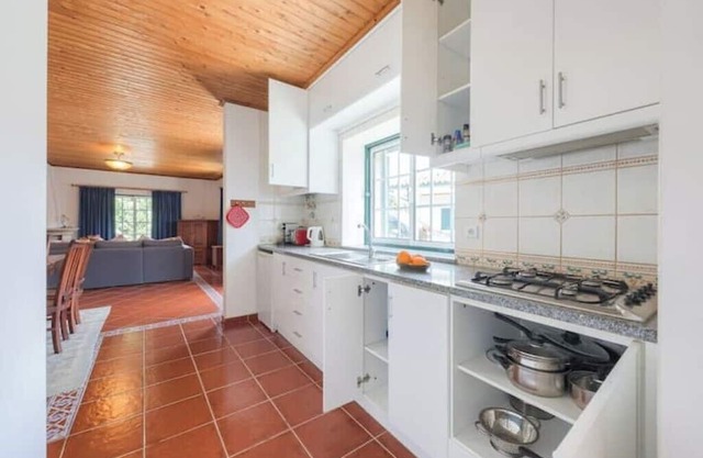 Charming granite cottage in beautiful surroundings