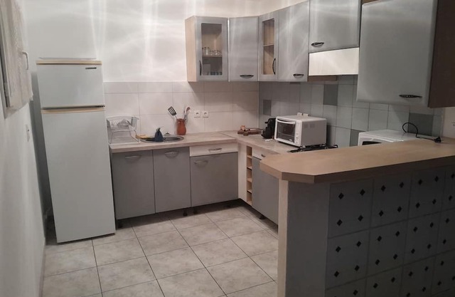 Apartment with garden close to beach roads and town center