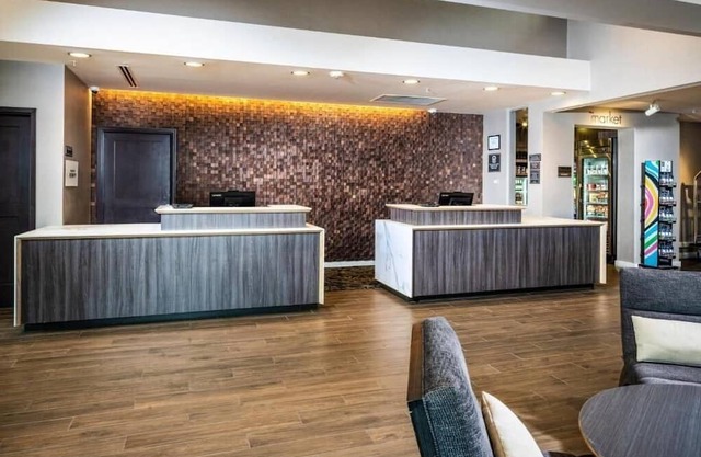 1 Bedroom Suite Near Starbucks LAS