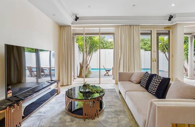 Classic Luxurious Family Home in Brighton with pool