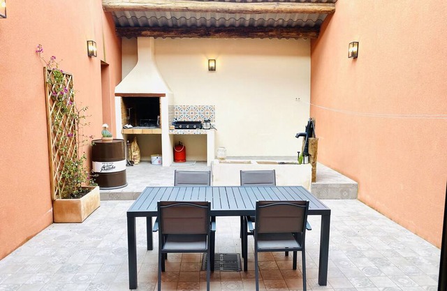 Holiday Home 'Le Patio' with Private Terrace, Wi-Fi and Air Conditioning