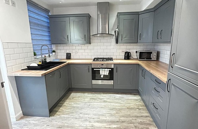 Entire Apartment Manchester - Near Etihad Stadium - Close To The City