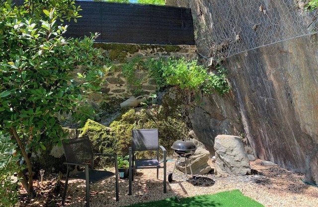 Peaceful 3-bedroom home with patio and river view!