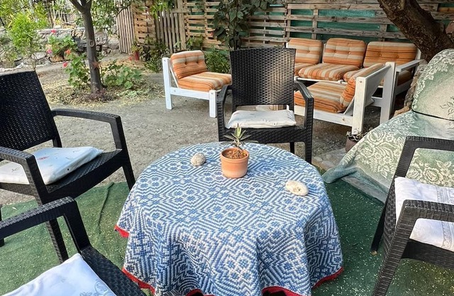 Tolles Landhaus Umgeben von Einem Schönen Garten und nur 10 Minuten zum Meer