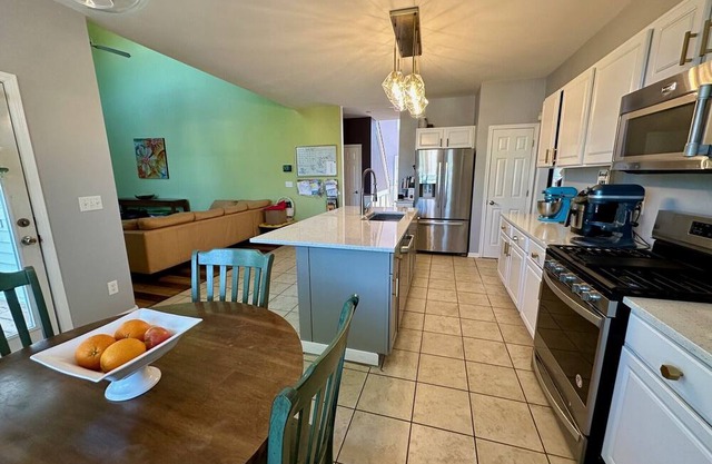 Cozy Bedroom with Private Bathroom for Rent!