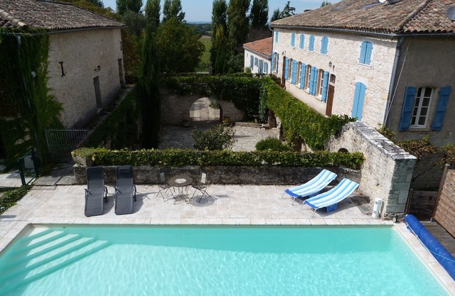 Le Flacon de la Verrouille, Bloom Bed & Breakfast Avec Piscine