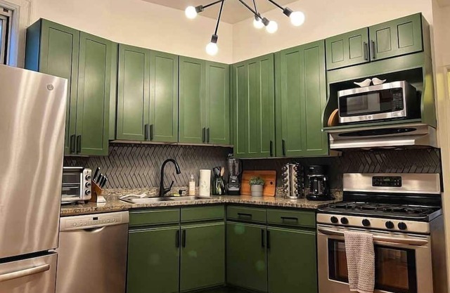 7B/3BA Private Unit in Lincoln Park near Wrigley