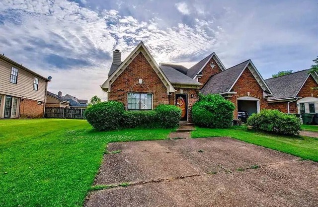 Charming 2-bedroom townhome with WiFi and AC in delightful Memphis/Cordova