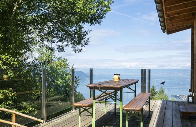 Stunning private villa with WIFI, TV, terrace, pets allowed, panoramic view and parking