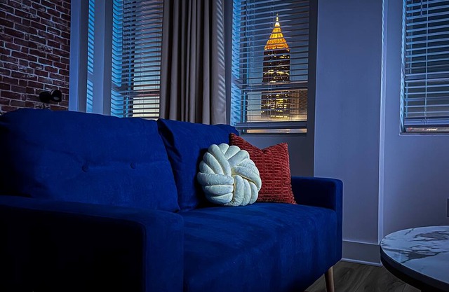 Stylish Downtown Atlanta Loft FREE Parking No Cleaning Fee