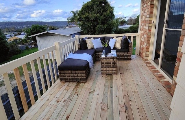 Easy Walk to Beach & Town, pet friendly with SUPERHOSTS