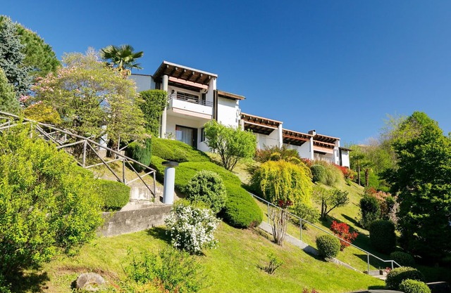 Cosy apartment for 4 people with WIFI, pool, TV, patio, pets allowed, panoramic view and parking