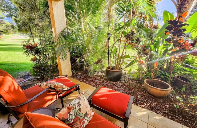 Inviting condo with lanai & washer/dryer - pool, golf & tennis on-site