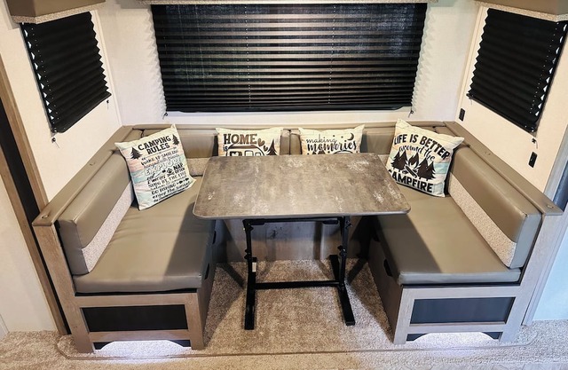 Glamping in a like new, well maintained RV that has everything you need!!!