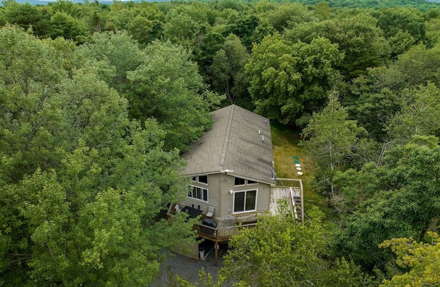 Hidden Haven by AvantStay | Hot Tub, Game Room, Deck & Fire Pit