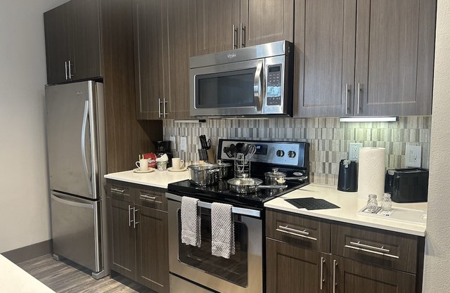 Chic Urban Living: Furnished 1-BR at Pearl Washington, Houston