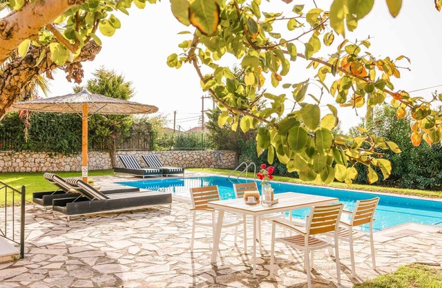 Villa Theodoros - Three Bedroom Villa, Sleeps 6