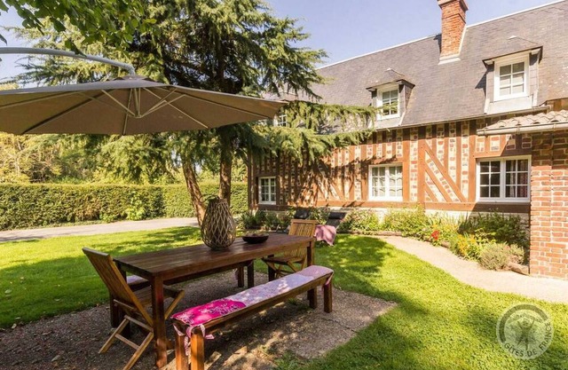 Homerez - House 12 km away from the beach for 8 ppl. with garden at Annebault
