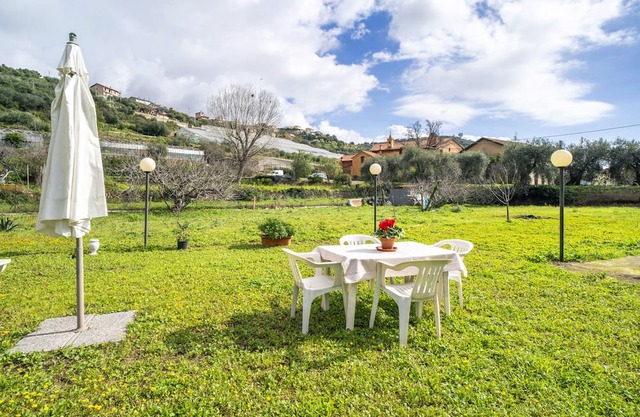 Apartment 'La Bruna' with Private Terrace, Private Garden and Wi-Fi