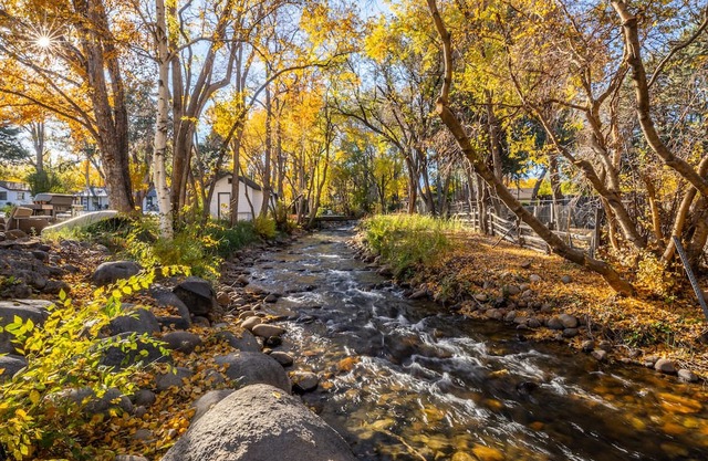 Cozy House on Bishop Creek