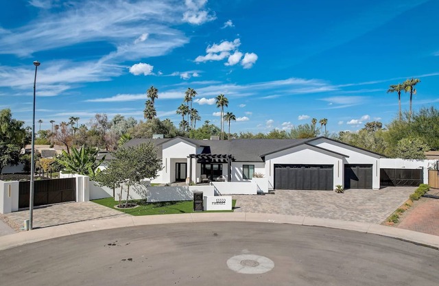 Luxury,Pool,Spa,Great Location, great for entertaining