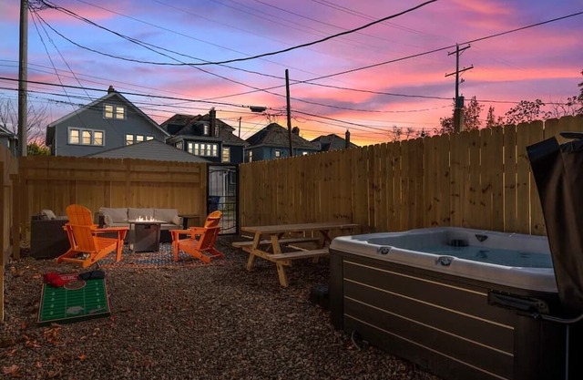 3 mins to OSU | 7 Queen Beds | Hot Tub | Fire Pit