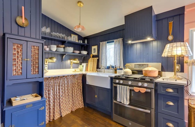 Wantage Getaway w/ Private Pickleball Court!