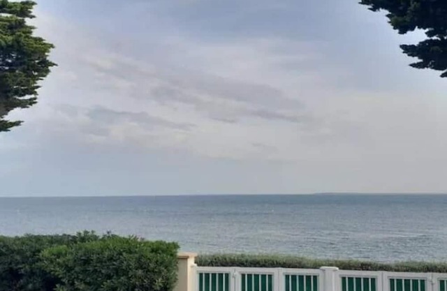 Grande Villa Familiale Avec vue sur la Mer, Plage au Pied de la Maison