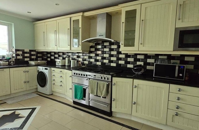 Woods, Ensuite Double Room, Romford